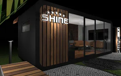 Konstrukcja z drewnianymi detalami w stylu dopamine decor, industrialnym i japandi.