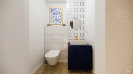 Wnętrze łazienki z niebieskimi płytkami, białą umywalką i drewnianą podłogą, styl dopamine decor, eklektyczny, skandynawski.
