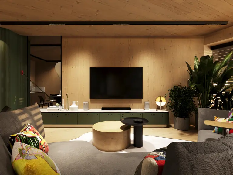 Wnętrze salonu w stylu dopamine decor i eklektycznym z drewnianymi elementami.