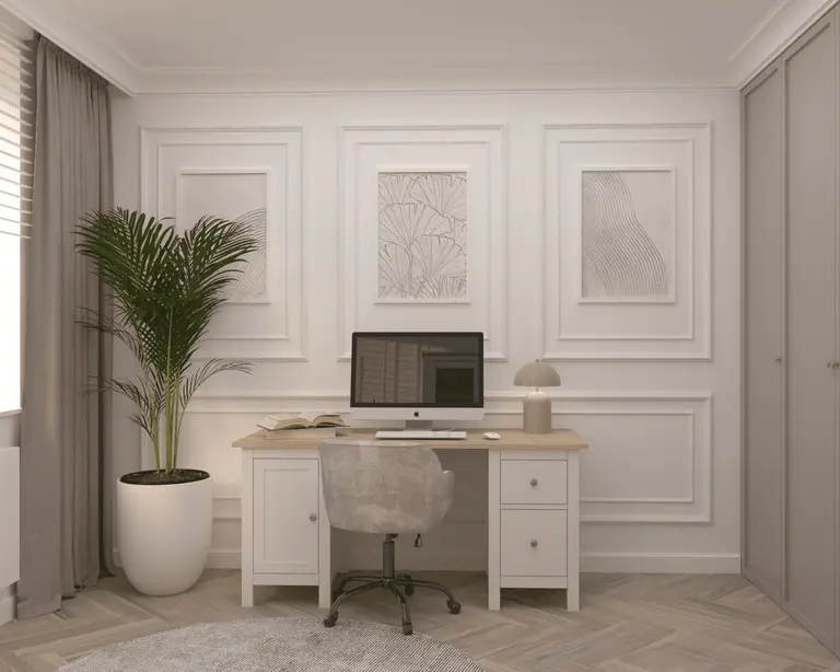 Nowoczesny gabinet w stylu quiet luxury z białym biurkiem, rośliną i eleganckimi detalami.
