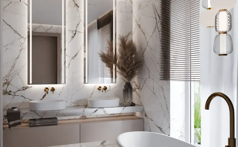 Nowoczesna łazienka z białą wanną i marmurowymi płytkami, styl dopamine decor i minimaluxe.
