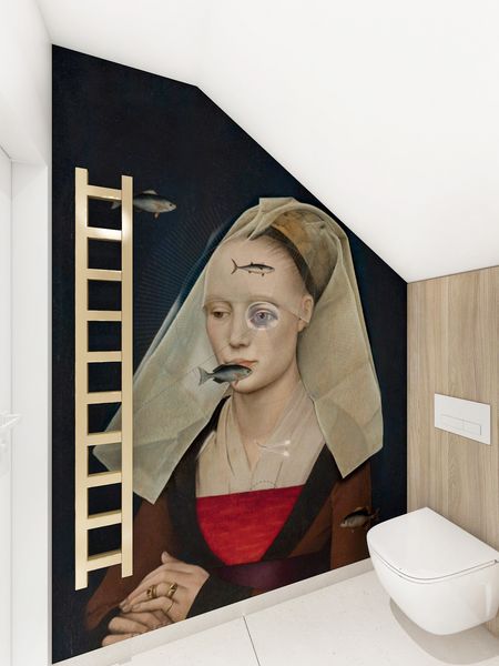 Toaleta z muralem w stylu art deco i nowoczesnym, drewnianymi elementami.
