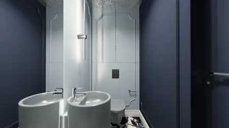 Mała łazienka z niebieskimi ścianami, białymi umywalkami i nowoczesnymi detalami w stylu dopamine decor.