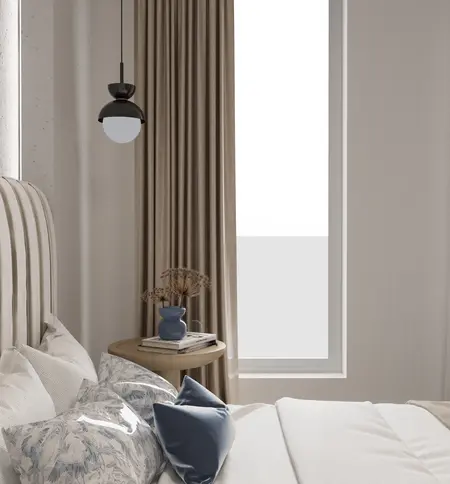 Sypialnia w stylu minimalistycznym z jasnymi zasłonami, poduszkami i lampą.