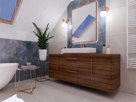 Glamour łazienka z drewnianą szafką, dużym lustrem i rośliną.