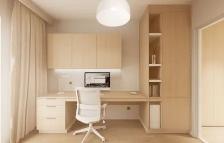 Gabinet w stylu japandi i minimalistycznym z drewnianym biurkiem i białym krzesłem.