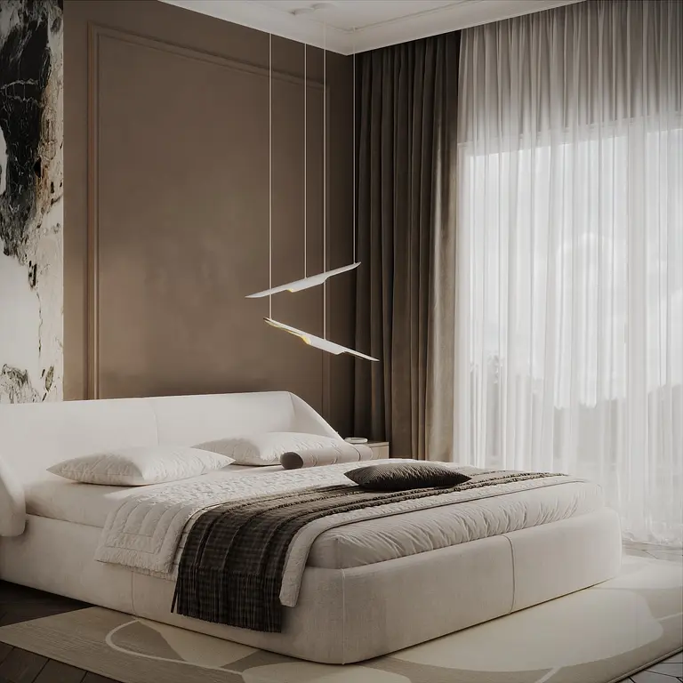 Sypialnia w stylu quiet luxury z jasnym łóżkiem i brązowymi zasłonami.