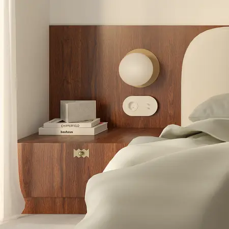 Sypialnia z drewnianym stolikiem nocnym i minimalistycznymi lampkami, dopamine decor, eklektyczny.