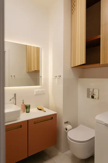 Minimalistyczna łazienka z nowoczesnymi akcentami, skandynawski styl, soft minimalizm.