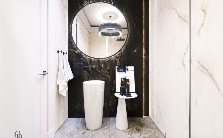 Nowoczesna łazienka z elementami glamour i quiet luxury.
